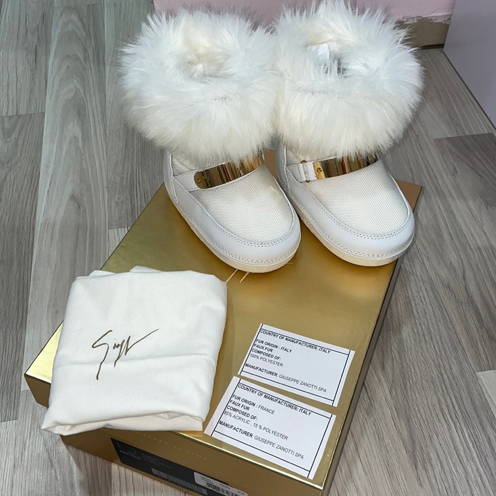 Giuseppe Zanotti faux fur boots size 26-28